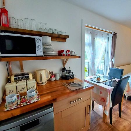 Stunning Countryside Views & Private Balcony! Cozy Room, 3 Miles To Lyme Regis - Free Parking & Wifi Axminster Buitenkant foto