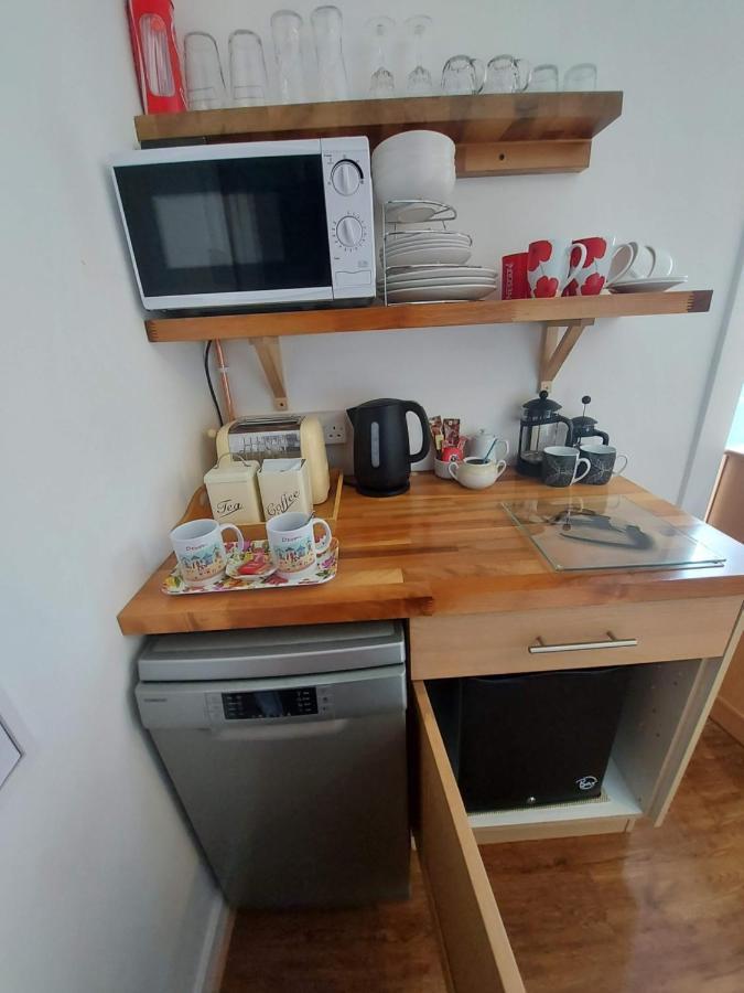 Stunning Countryside Views & Private Balcony! Cozy Room, 3 Miles To Lyme Regis - Free Parking & Wifi Axminster Buitenkant foto