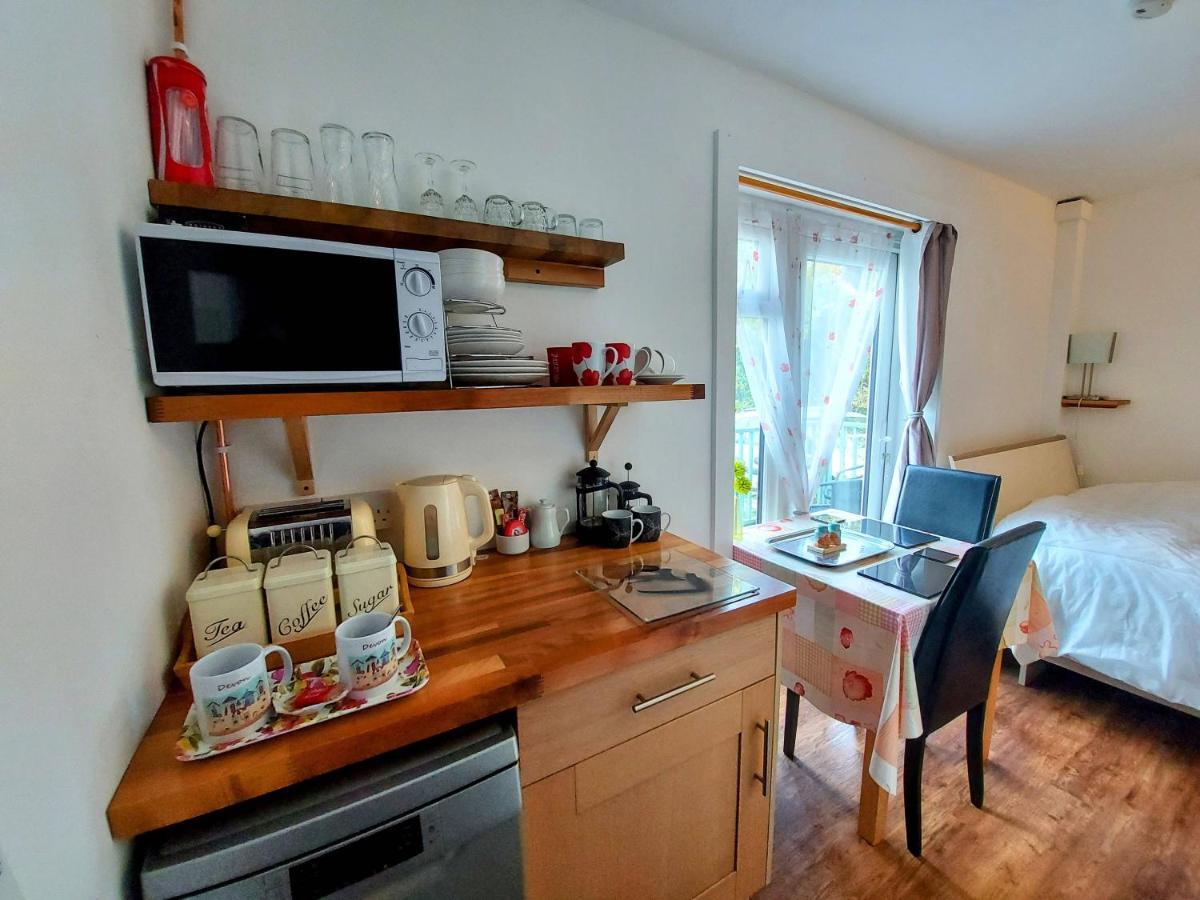 Stunning Countryside Views & Private Balcony! Cozy Room, 3 Miles To Lyme Regis - Free Parking & Wifi Axminster Buitenkant foto