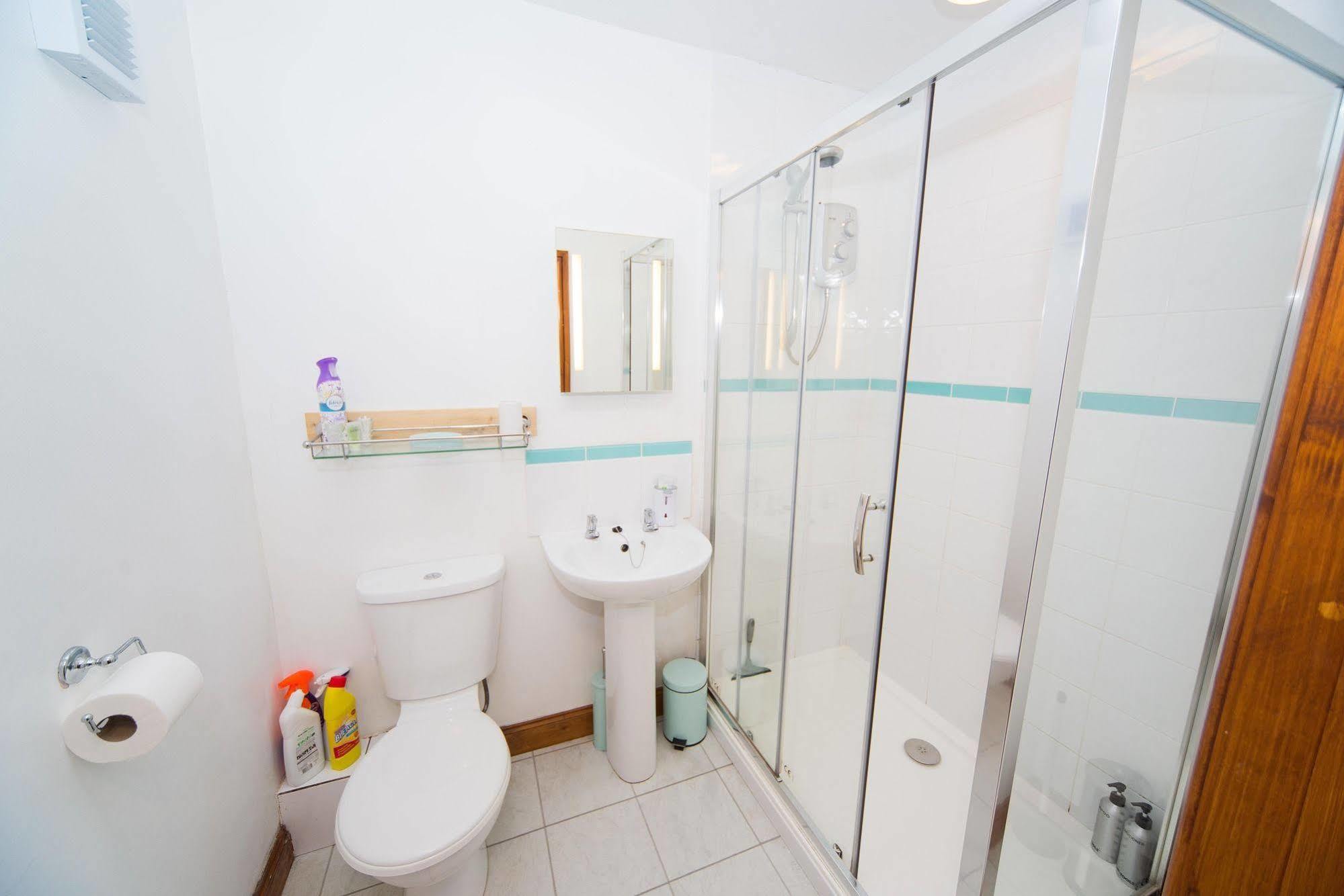 Stunning Countryside Views & Private Balcony! Cozy Room, 3 Miles To Lyme Regis - Free Parking & Wifi Axminster Buitenkant foto