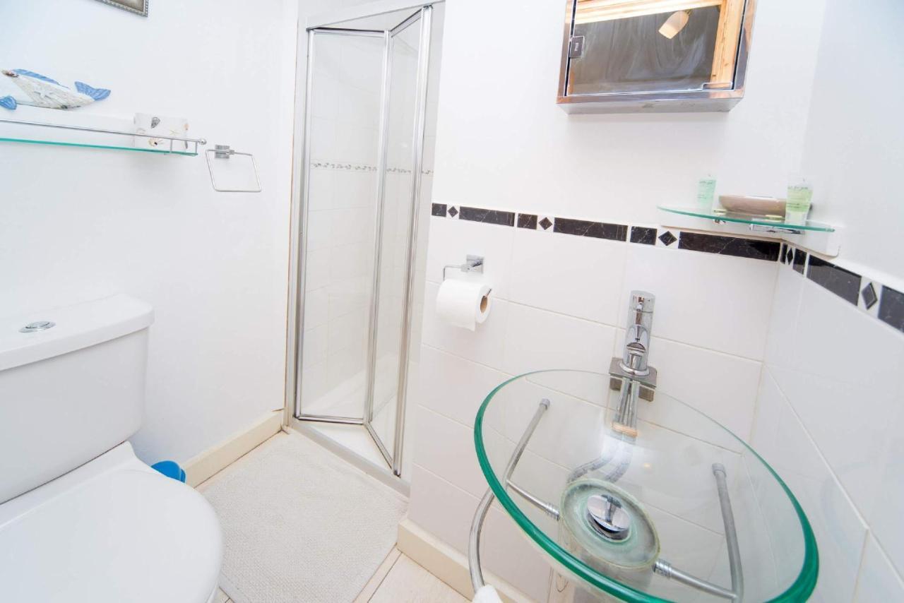 Stunning Countryside Views & Private Balcony! Cozy Room, 3 Miles To Lyme Regis - Free Parking & Wifi Axminster Buitenkant foto