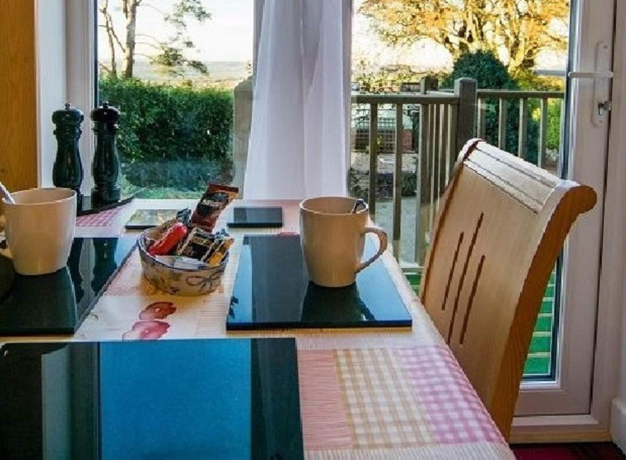 Stunning Countryside Views & Private Balcony! Cozy Room, 3 Miles To Lyme Regis - Free Parking & Wifi Axminster Buitenkant foto